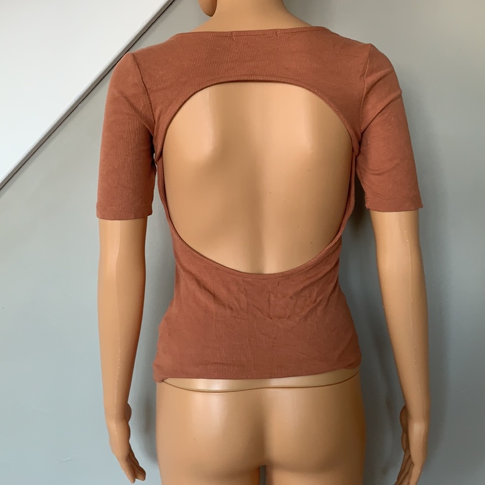 Open back top - Picture 1 of 2